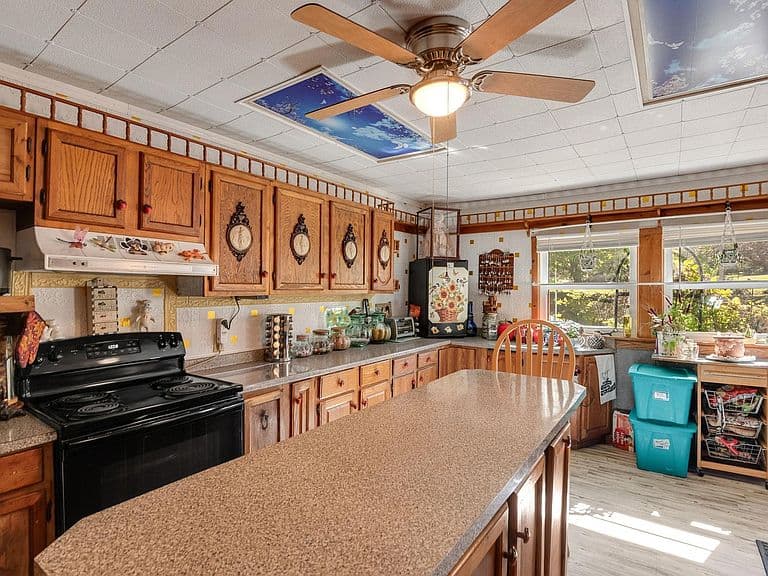 3081 Perry Hill Road photo 4