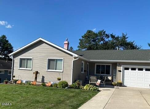2116 E Ave E photo 1