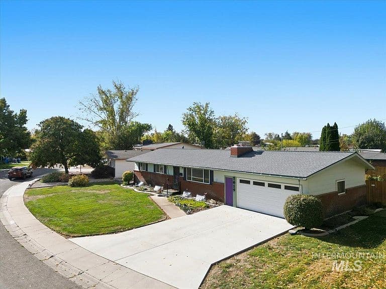 7019 W Rosewood Dr photo 2