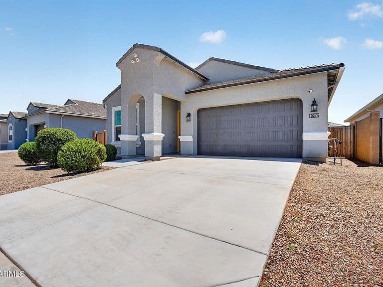 40957 W SHAVER Drive photo 2