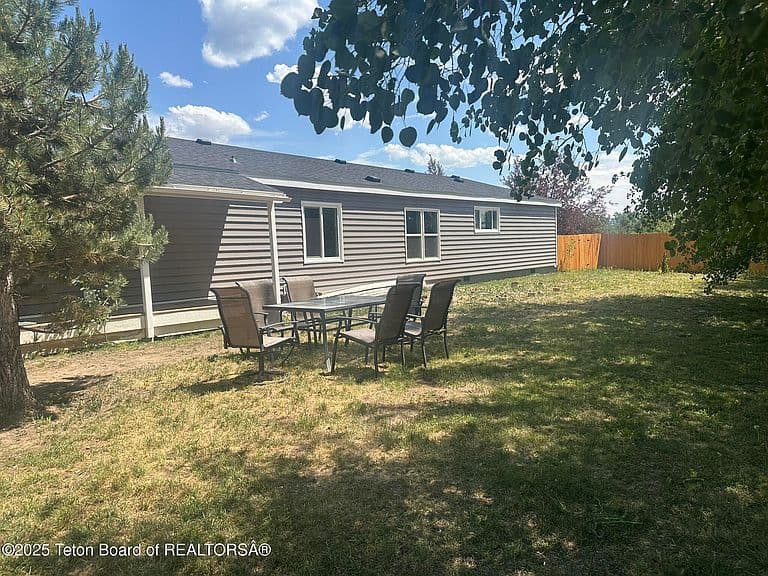 495 E Garnet Ave photo 4