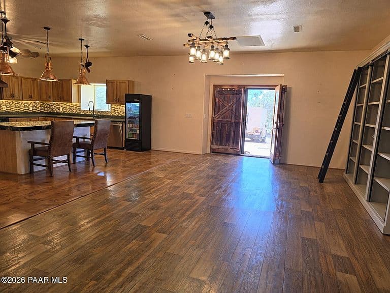 33425 W Cowboy Clint Way photo 5