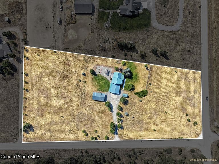 2128 E Shoshone Ave photo 3