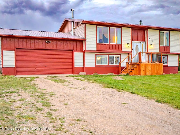 800 Bailey Loop photo 1