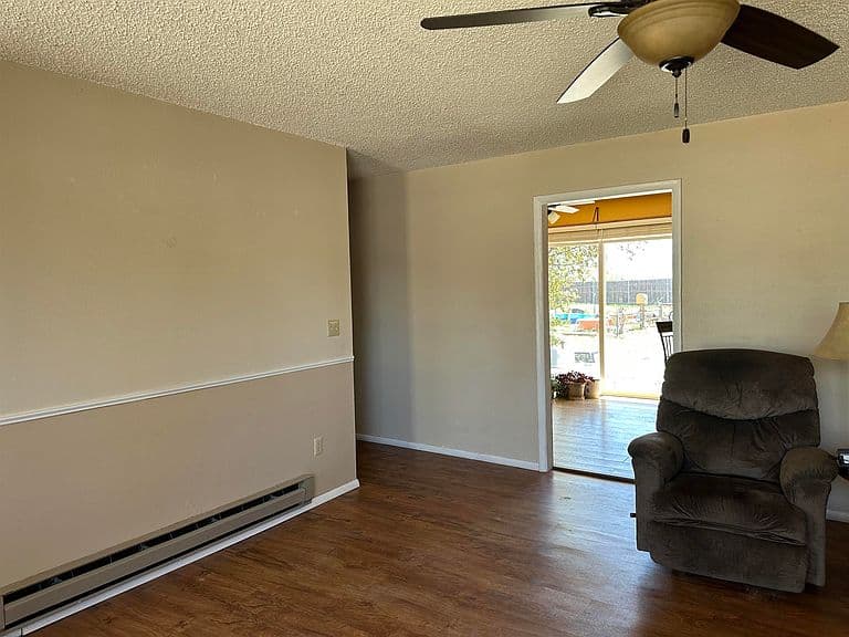 2285 Sunset Blvd photo 4