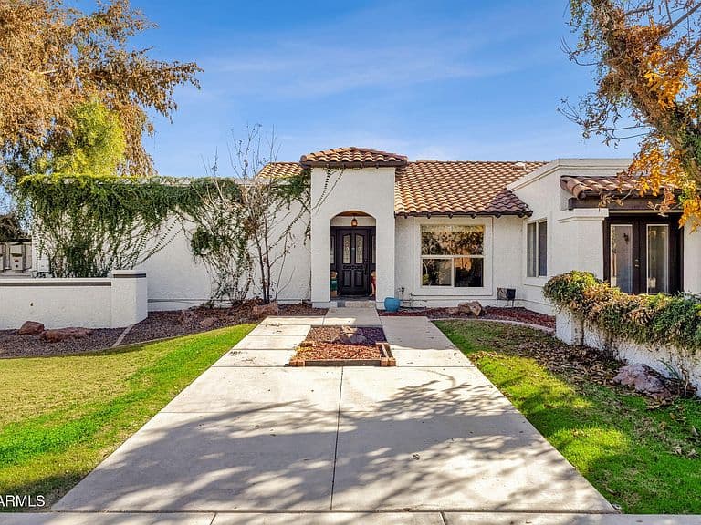 89 N RIATA Street photo 1