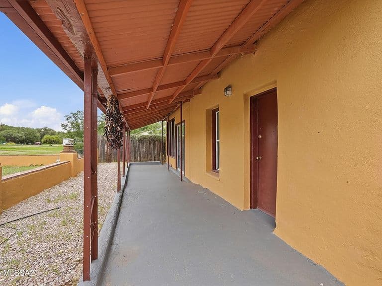 2023 E Frontage Rd photo 4