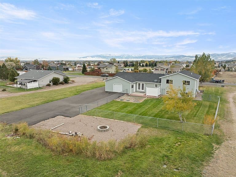 208 Parsley Rd photo 3