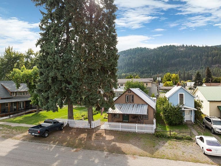 312 E Kootenai Ave photo 2
