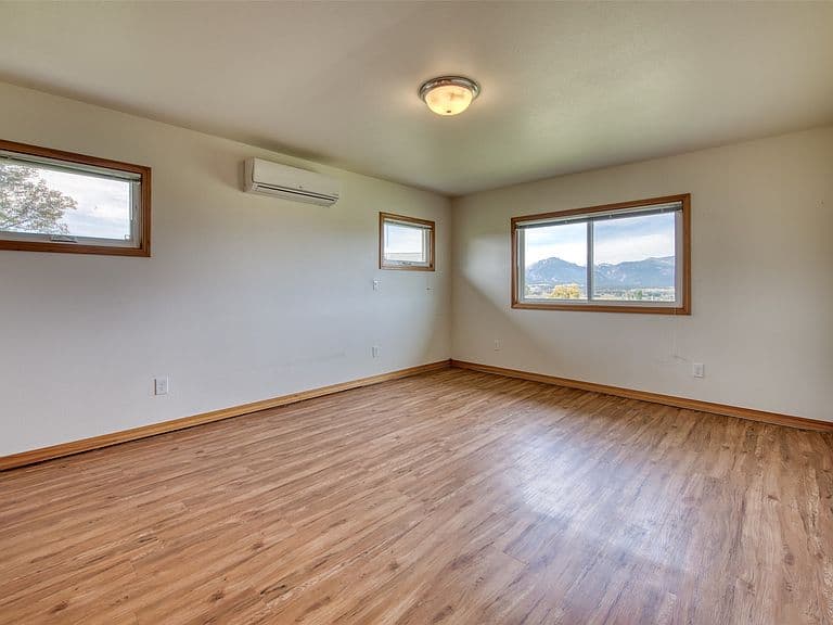 1435 & 1499 Holloran Ln photo 5