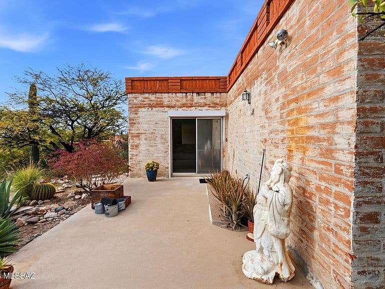 7643 N Andover Dr photo 4