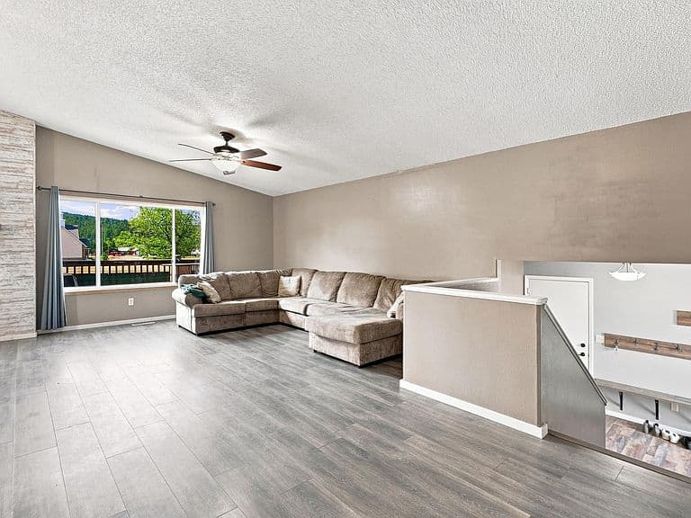 2911 Greenwood Trl photo 5