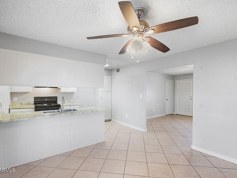 7118 W Cheryl Drive photo 4