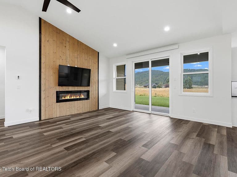 205 Sweetgrass Trl photo 4