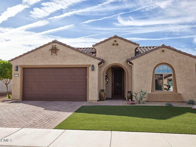 26779 W ADAM Avenue photo 1
