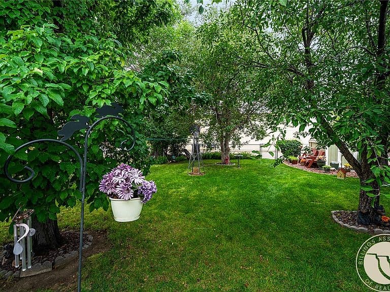616 Glen Dr photo 3