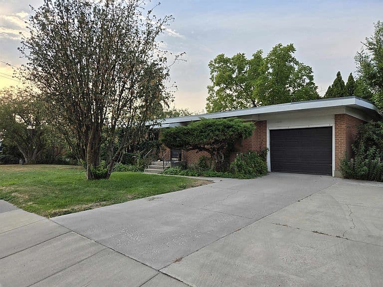 1800 Monte Vista Dr photo 4