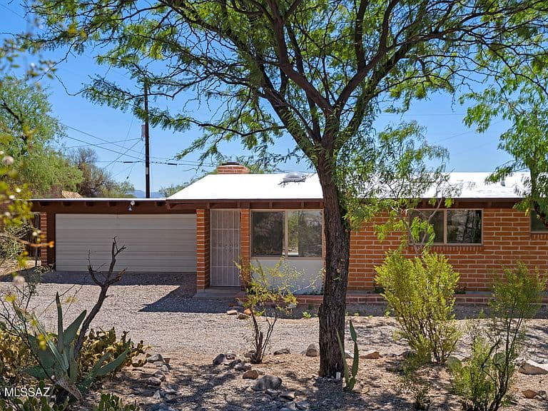 1543 N Plaza De Lirios photo 1