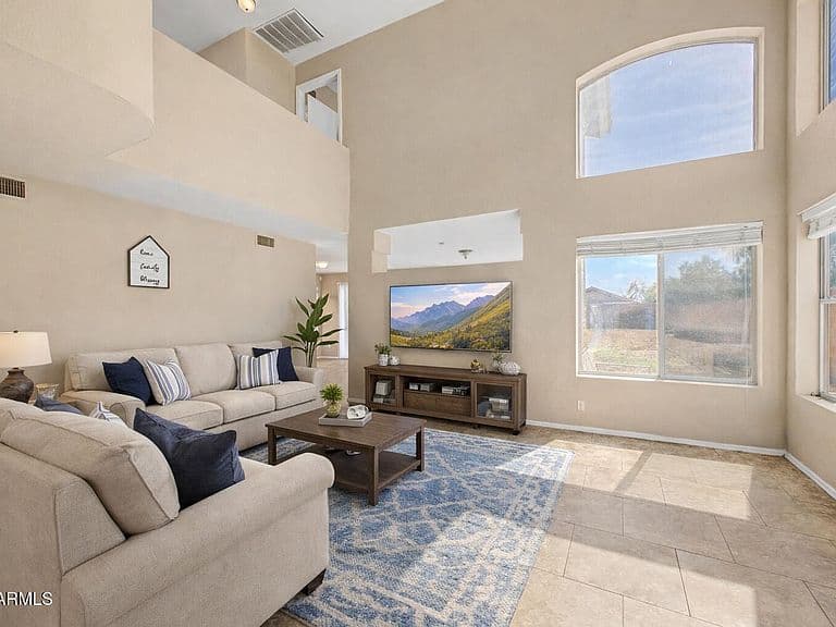 5031 W ORAIBI Drive photo 3