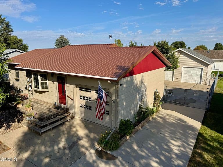 28 Santee Rd photo 1