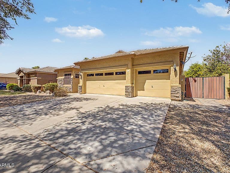 3484 E PAGE Avenue photo 5