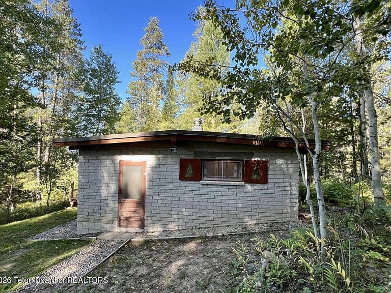 415 Forest Rd #21 photo 1