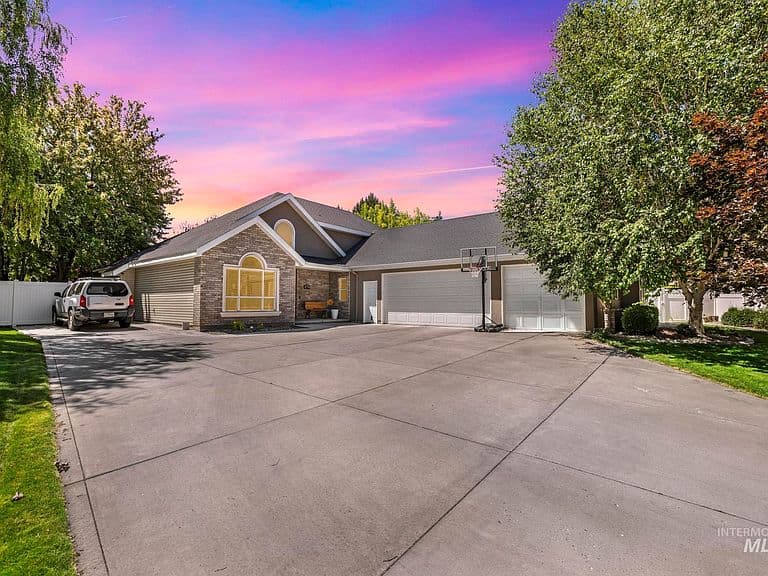 663 Cento Ct photo 2
