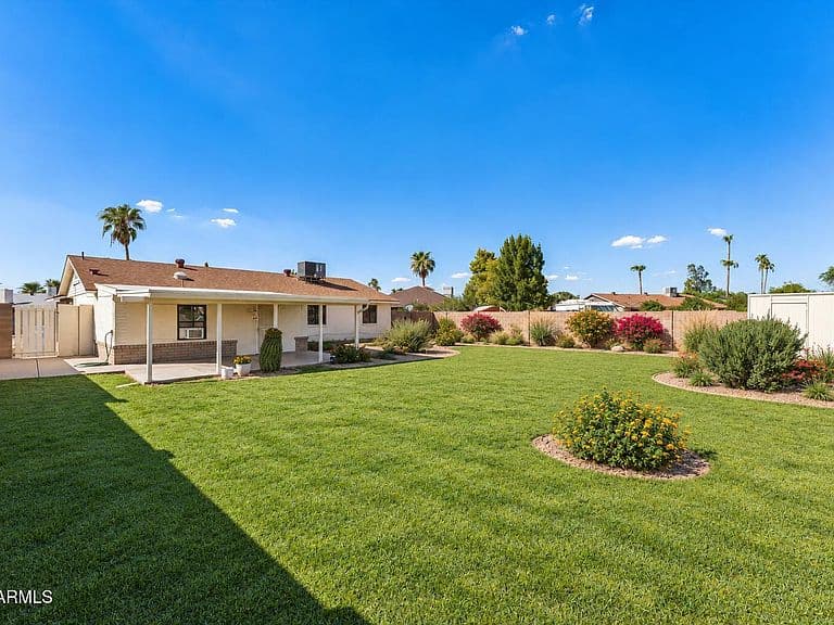 3301 E MONICA Avenue photo 5