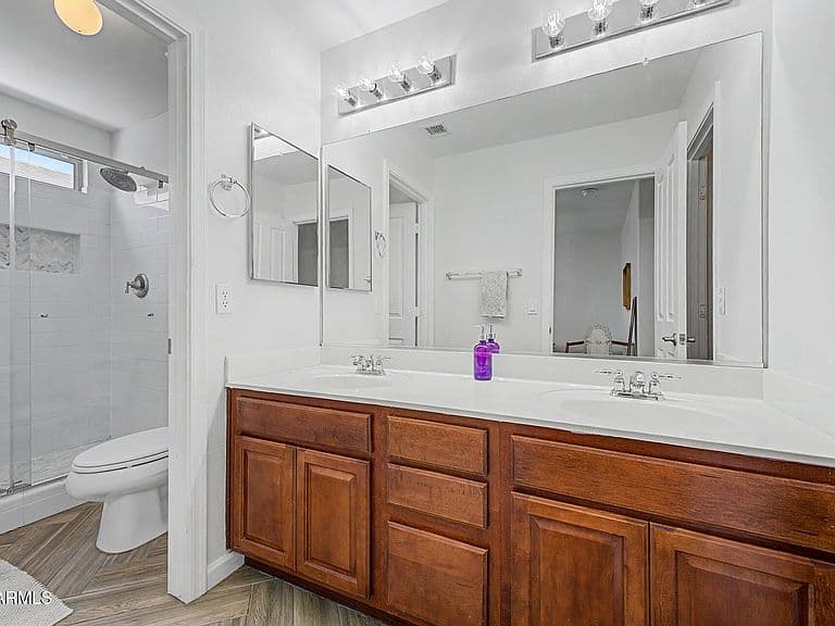 6026 S CLOVERDALE Lane photo 4