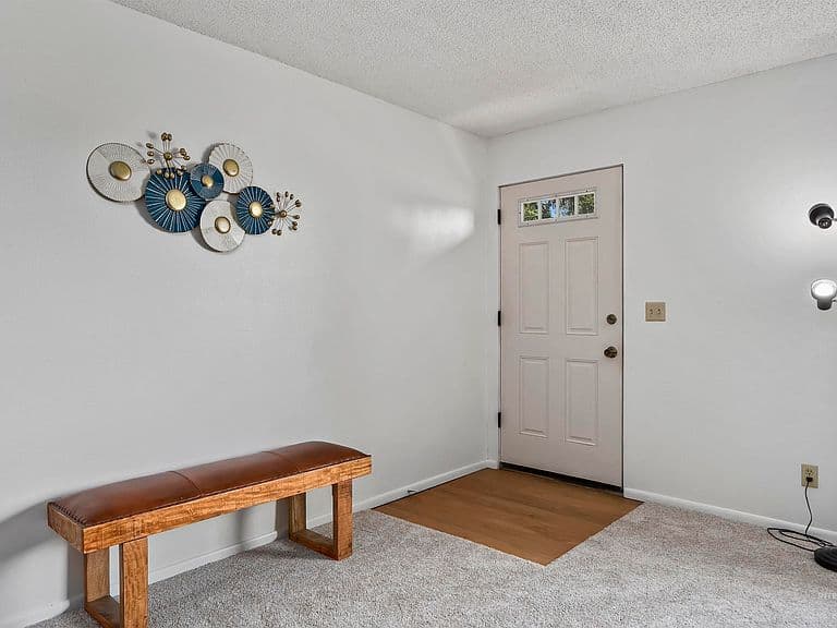416 Dubois Ave photo 5