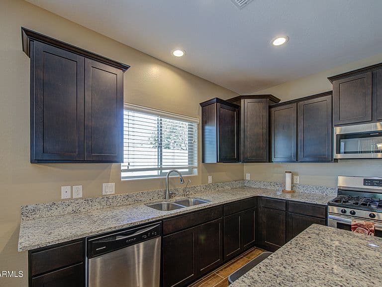 33088 N JAMIE Lane photo 3