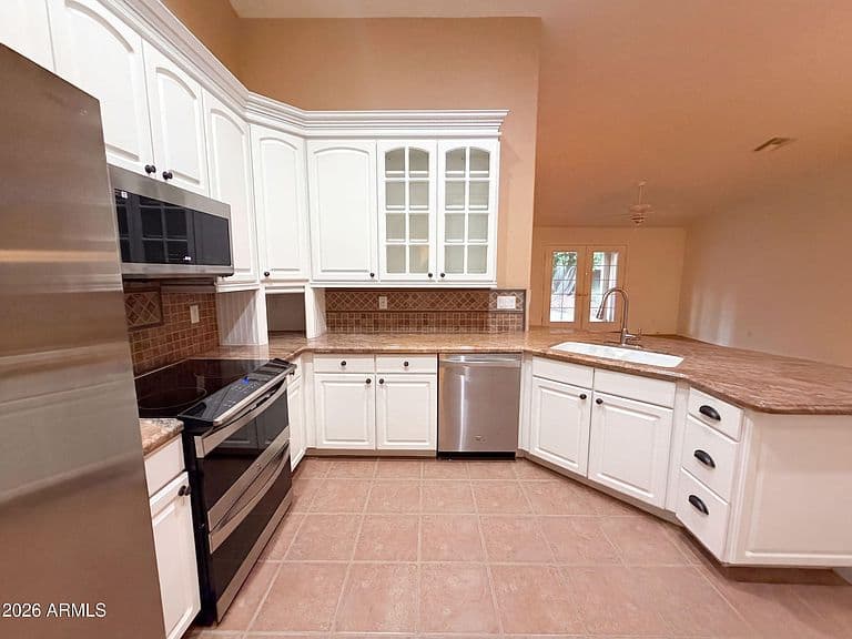 7925 W HARMONY Lane photo 2