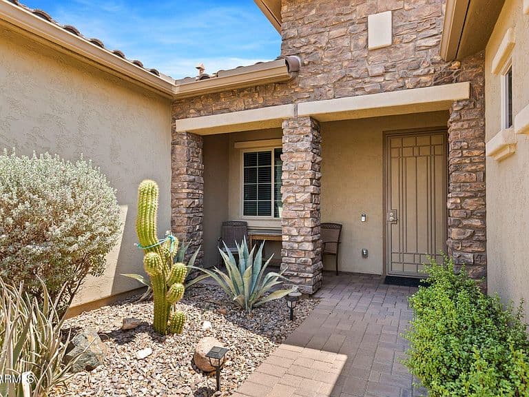 4389 N PETERSBURG Drive photo 4