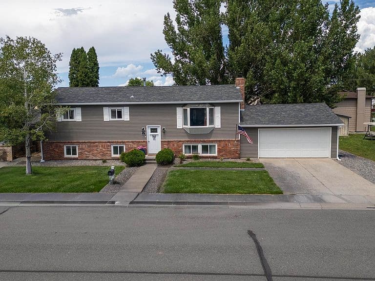 17 Circle Dr photo 1