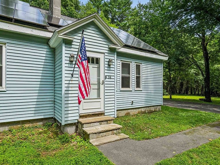94 Old Amherst Road photo 2