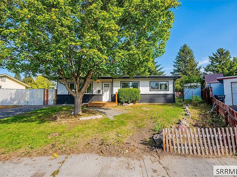 272 Valley Dr photo 3