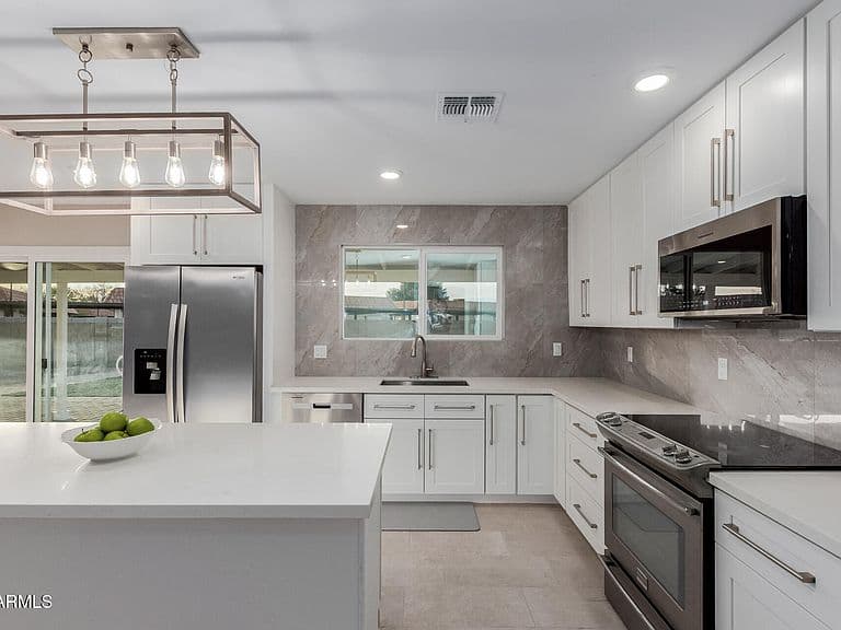 2 S 130TH Place photo 2