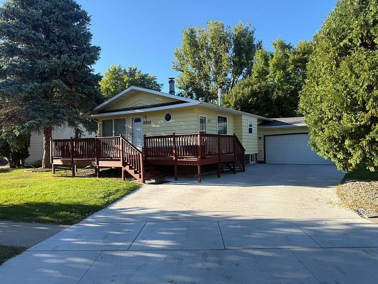 2914 Shadow Rd photo 1