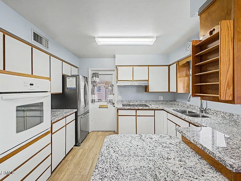 5717 E ADOBE Road photo 2