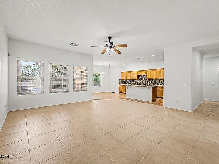 2073 E HAWKEN Way photo 4