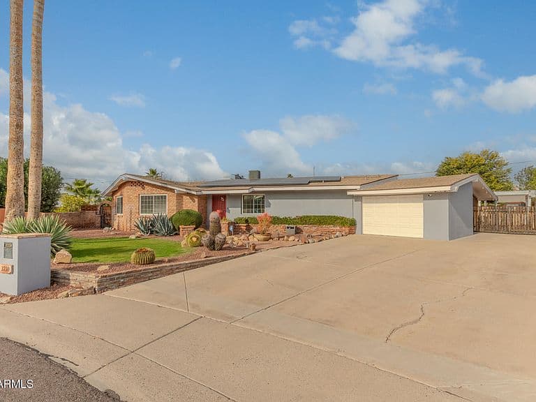 3730 E Kings Ave photo 4