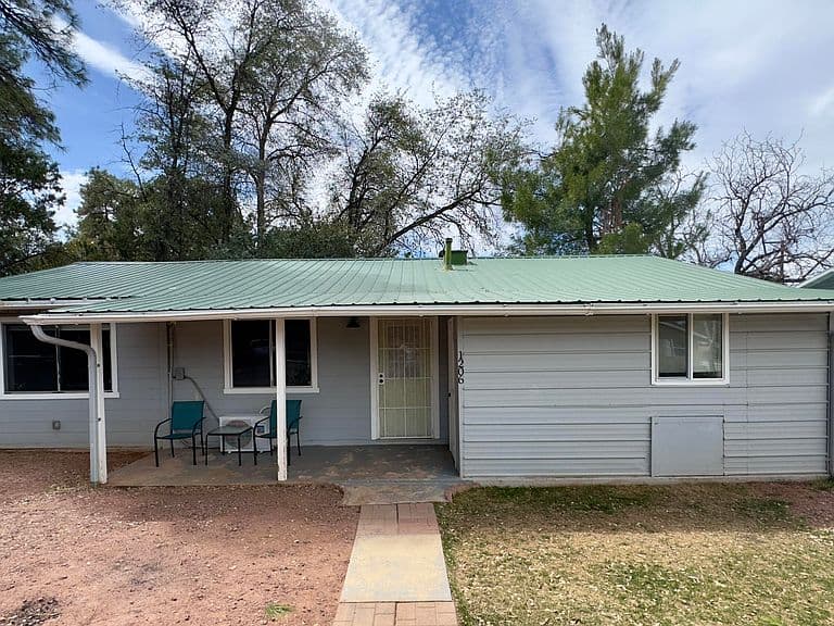 1206 N Apache Ln photo 2