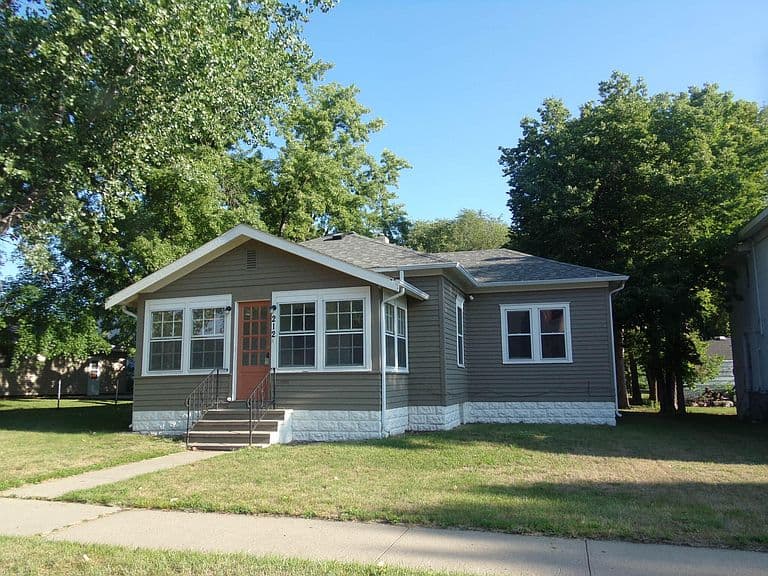 212 W 2nd Ave photo 1