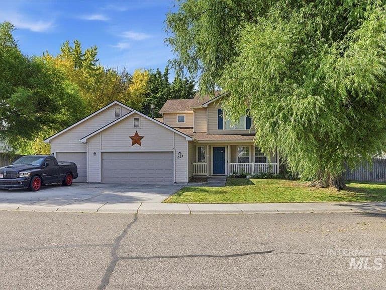 1327 W Balboa St photo 2