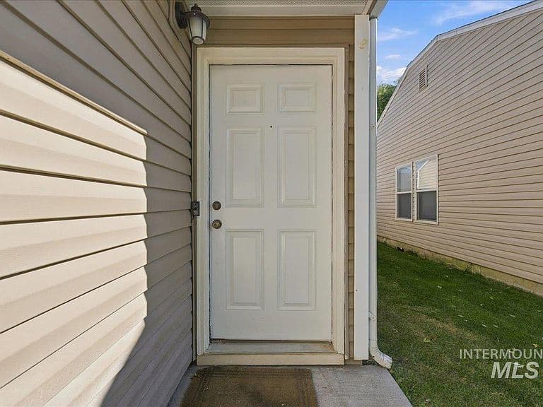6952 S Dewberry Ave photo 4