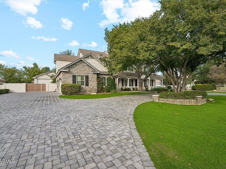 2088 E PARK Avenue photo 2