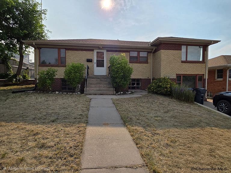 1626 Crook Ave photo 1