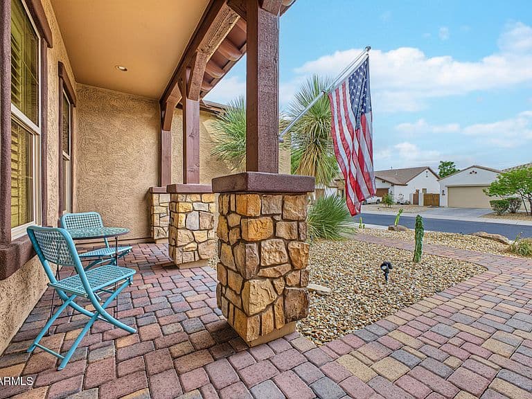 16076 W WILSHIRE Drive photo 3