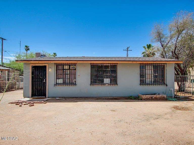 3802 E March Pl photo 2