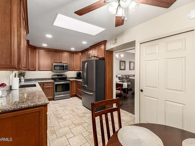 13087 N 100th Ave photo 1